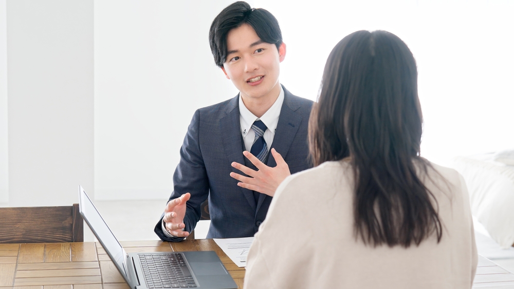 “단지 기반 파트너십에 있어서 아파트너 생태계 만큼  신뢰도있는 전문가 그룹이 없다고 생각합니다. 아파트너에 대한 신뢰와 높은 사용성이 협업의 성장 엔진이 됐죠." 썸네일